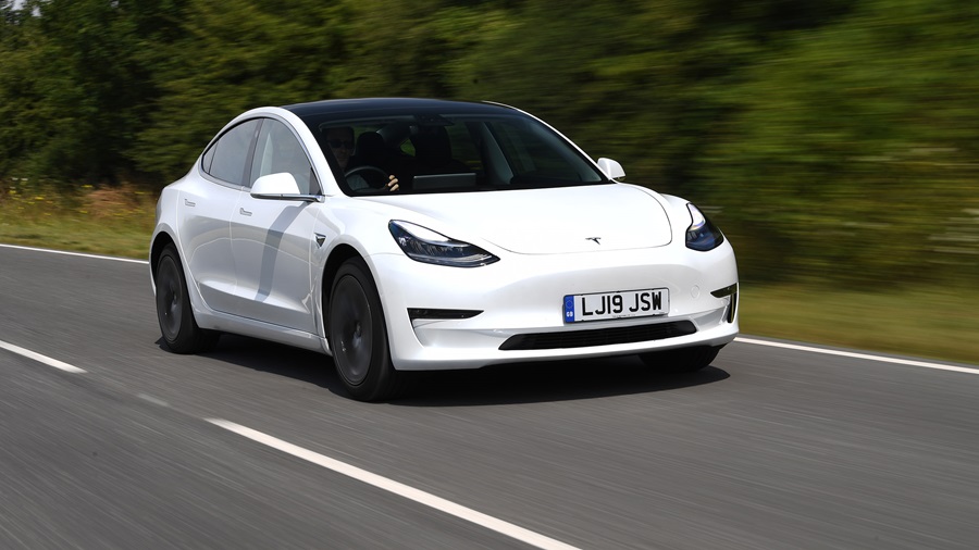 Los 5 Autos Más Eficientes en Consumo de Energía para el 2025
