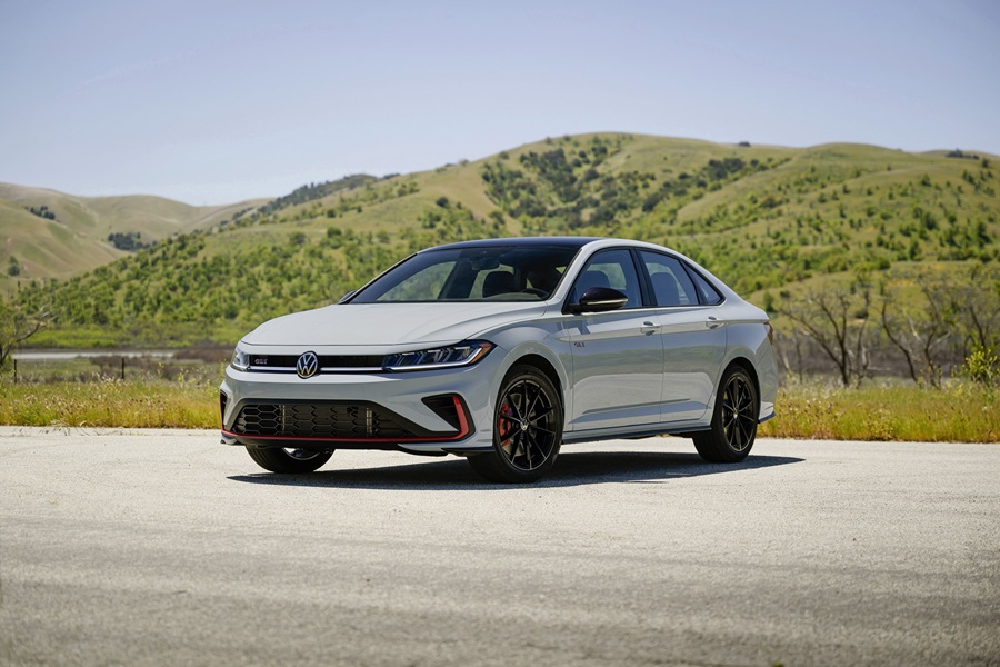 Prueba: Volkswagen Jetta GLI Autobahn del 2025, el icónico sedán deportivo