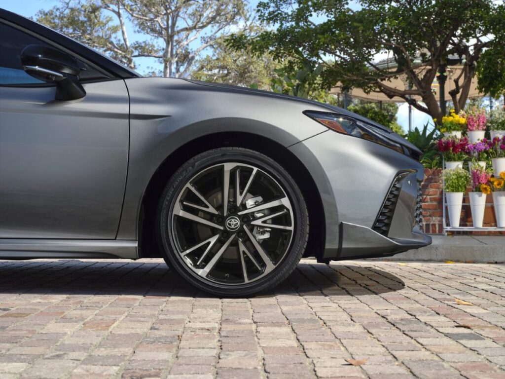 Prueba: Toyota Camry XSE AWD del 2025, el siempre fiable sedan del dia a dia