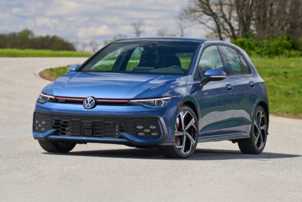 Prueba: Volkswagen Golf GTI 2.0T S del 2025, un auto para divertirse al volante
