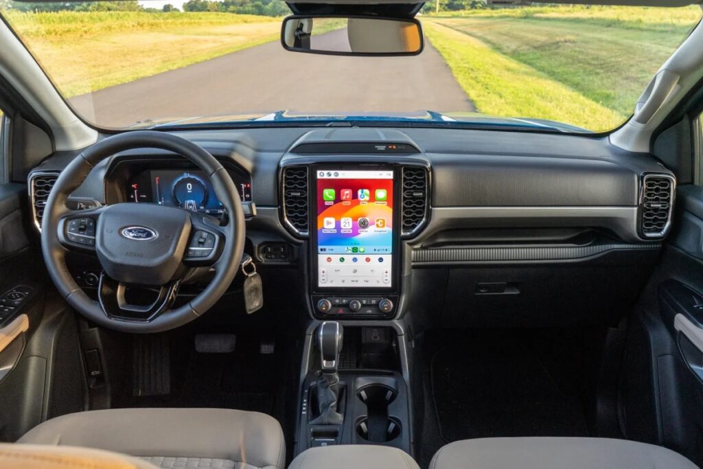 Las 5 pickups medianas del 2026 con la mejor tecnología de cabina y conectividad
