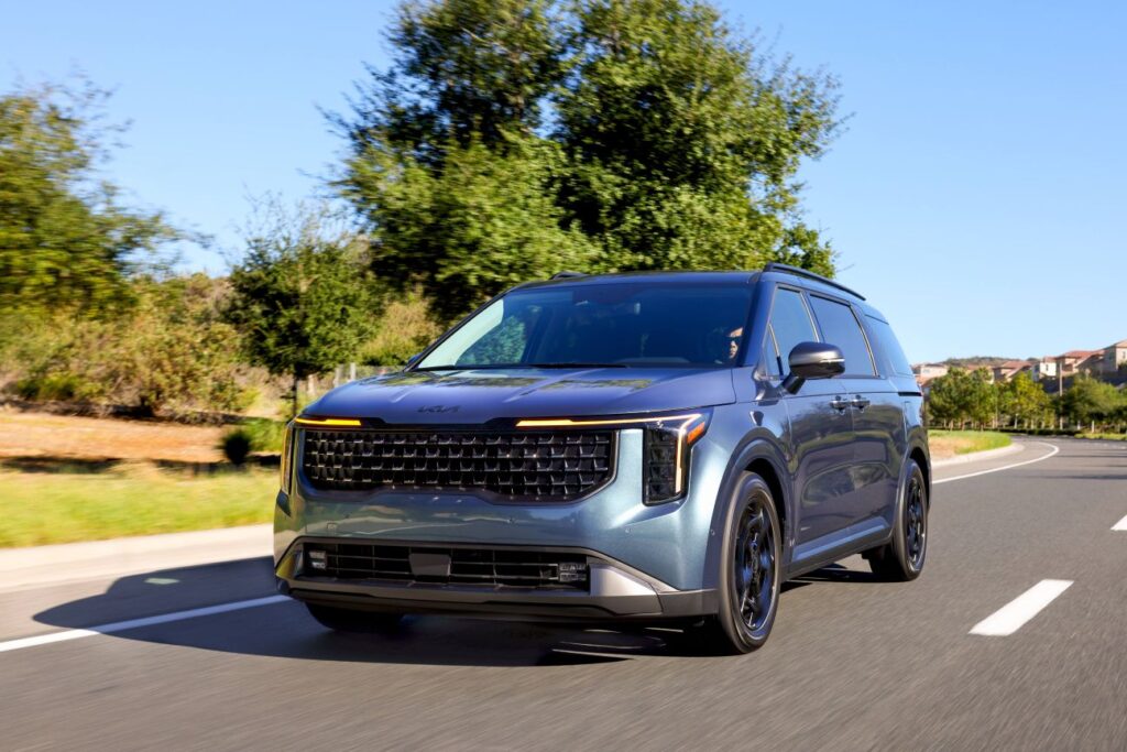 Kia da a conocer los precios del Carnival MPV del 2027